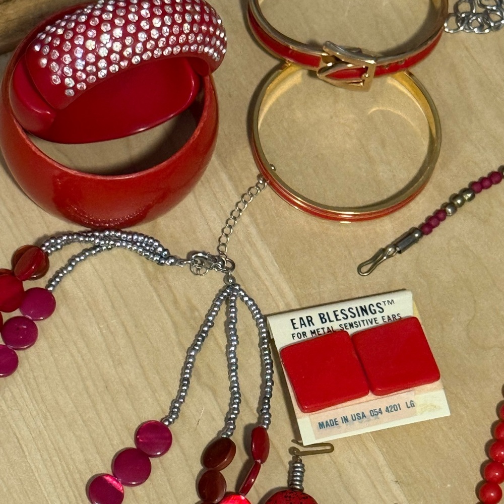 Mixed Vtg Jewelry lot of REDS - Picture 2 of 16